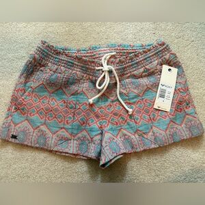 M - NWT Roxy Oceanside Yarn Shorts